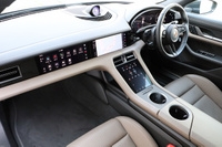 2023 Porsche Taycan null