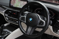 2022 BMW 5 SERIES null
