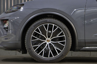 2025 Porsche MACAN 