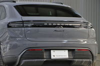 2025 Porsche MACAN 