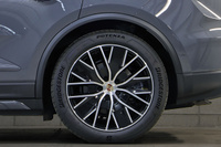 2025 Porsche MACAN 