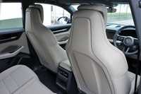 2025 Porsche MACAN 