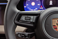 2025 Porsche MACAN 