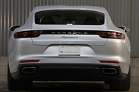 2018 Porsche PANAMERA 
