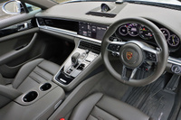 2018 Porsche PANAMERA 