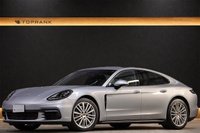 2018 Porsche PANAMERA 