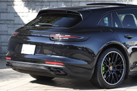2018 Porsche PANAMERA null