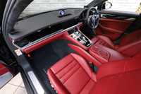 2018 Porsche PANAMERA null