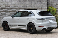 2021 Porsche CAYENNE null
