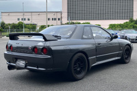 1991 Nissan SKYLINE GT-R BNR32 R32 Skyline GT-R, Garage Saurus 884 Engine Cam Cover, BLITZ Height-Adjustable Coilovers ＆DSC