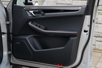 2021 Porsche MACAN null