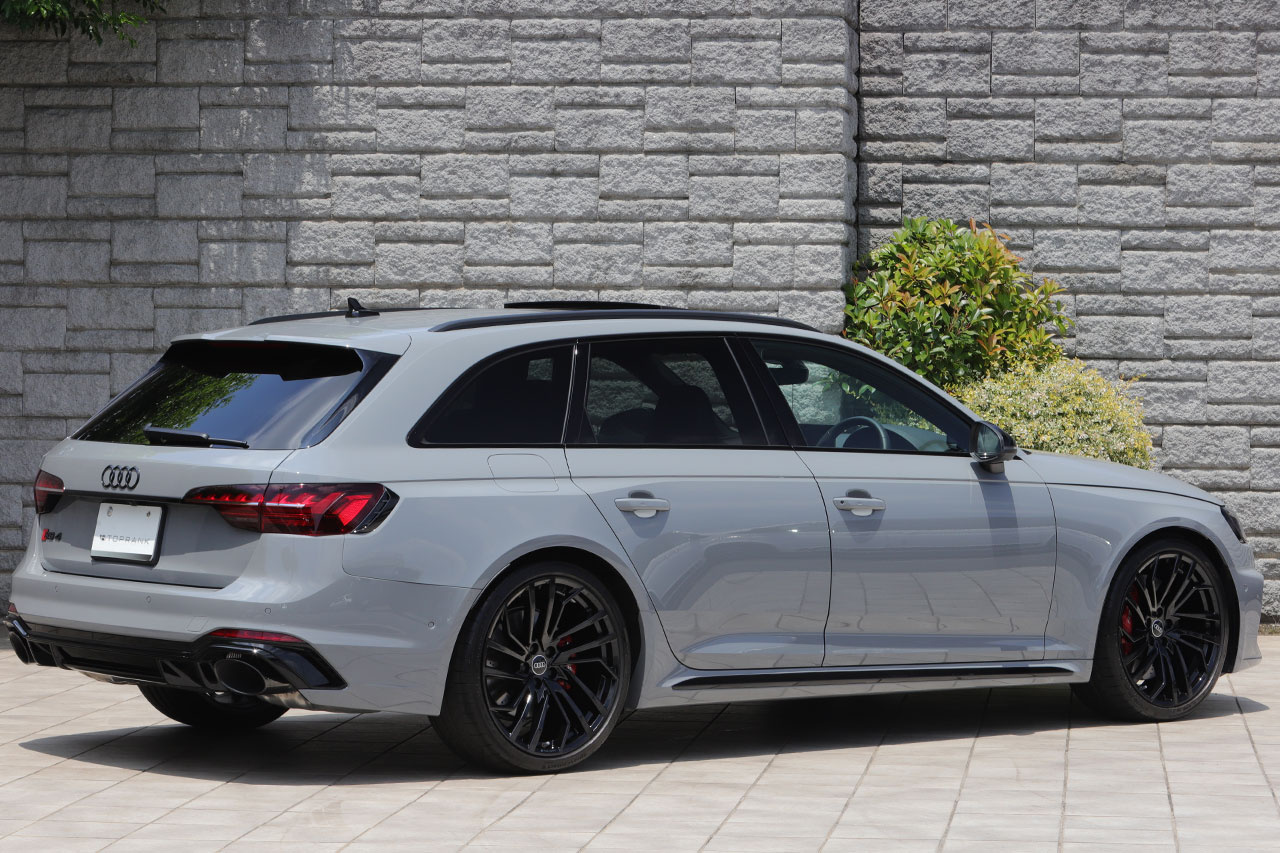 2022 Audi RS4 AVANT null