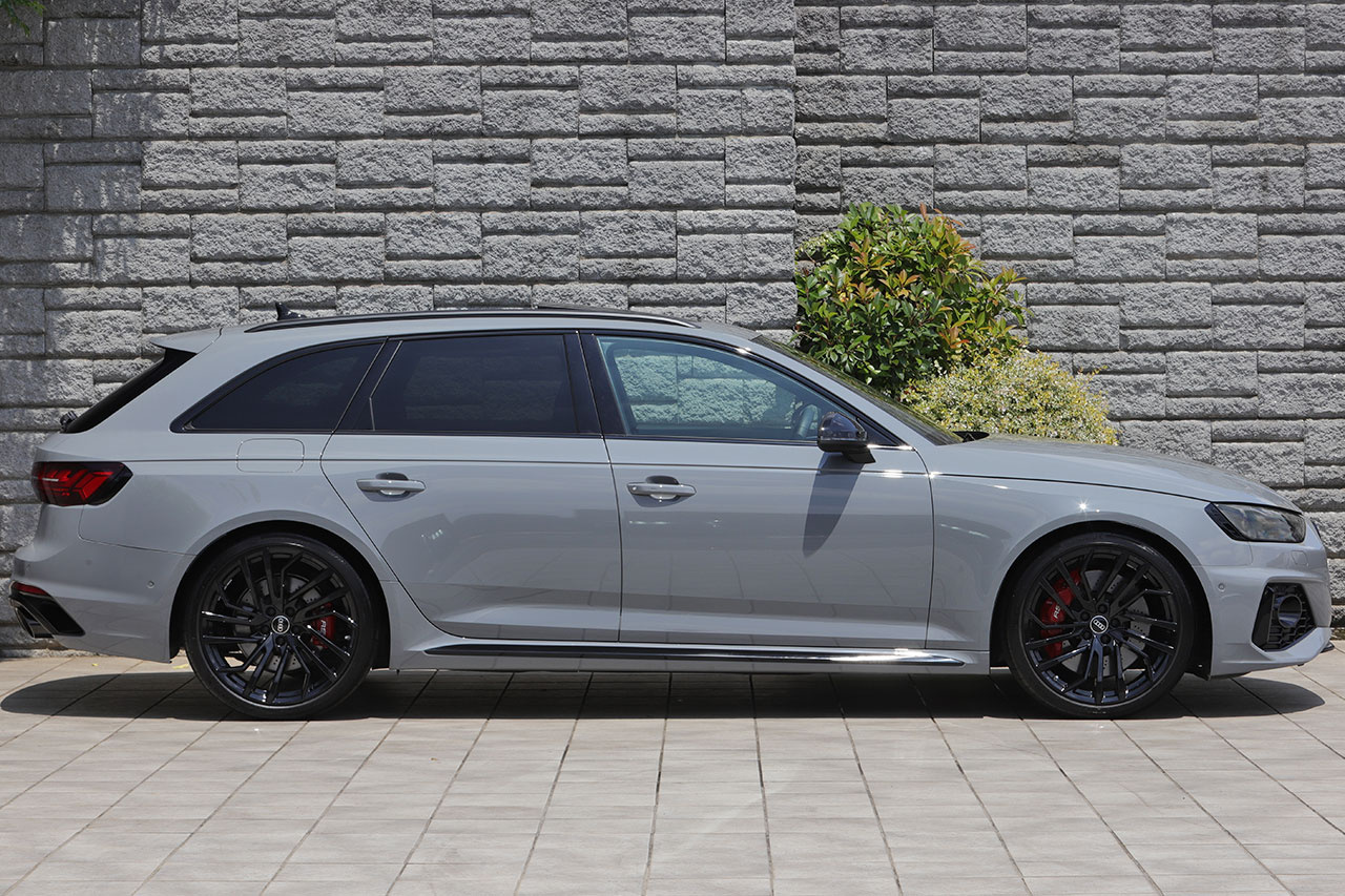 2022 Audi RS4 AVANT null