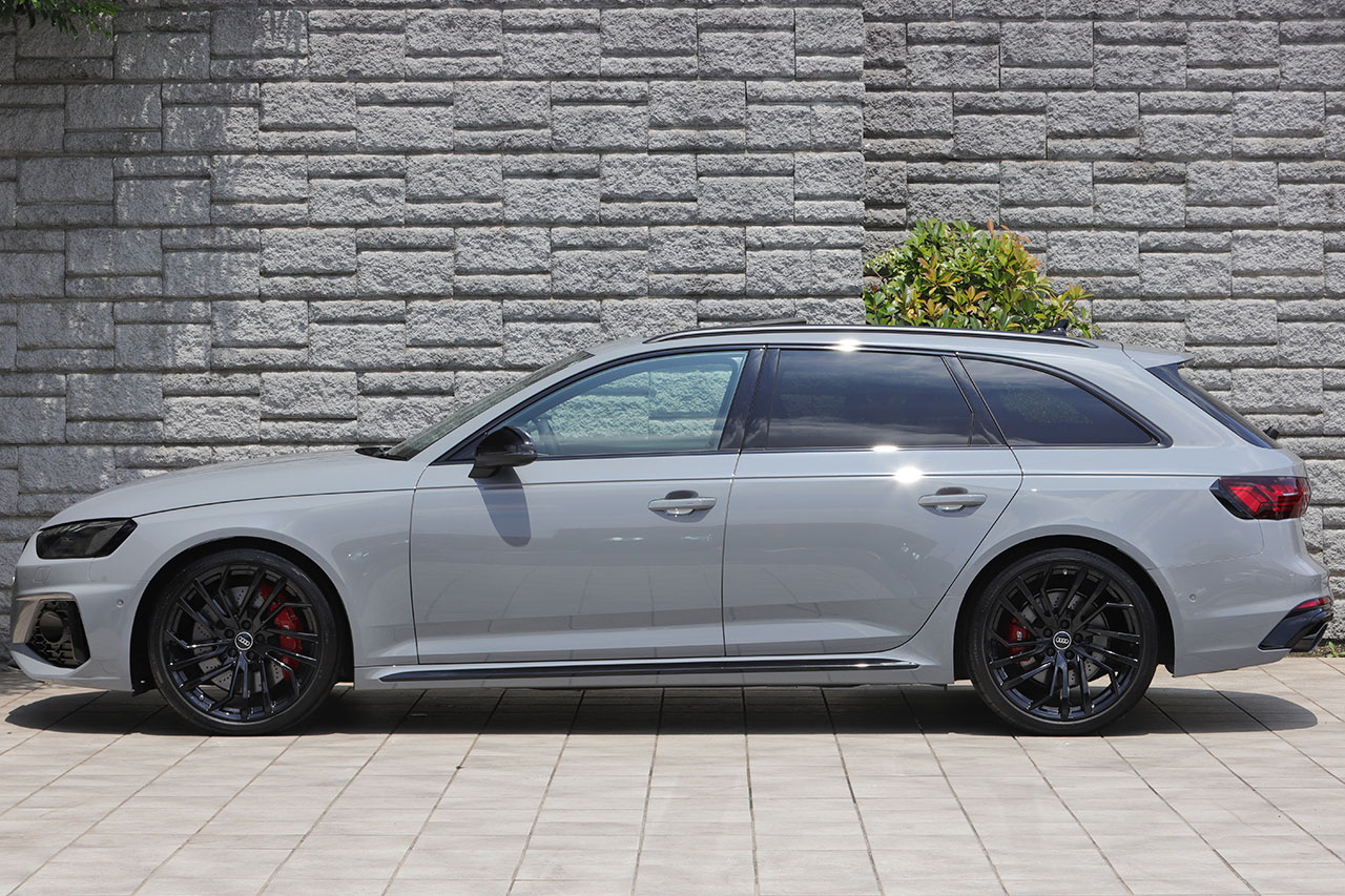 2022 Audi RS4 AVANT null