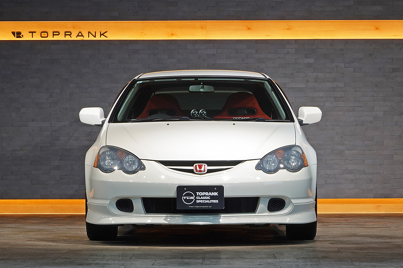 2003 Honda INTEGRA TYPE R DC5 Integra Type R, Largus Height Adjustable Coilovers, Momo Sterring, Autogauge Gauges