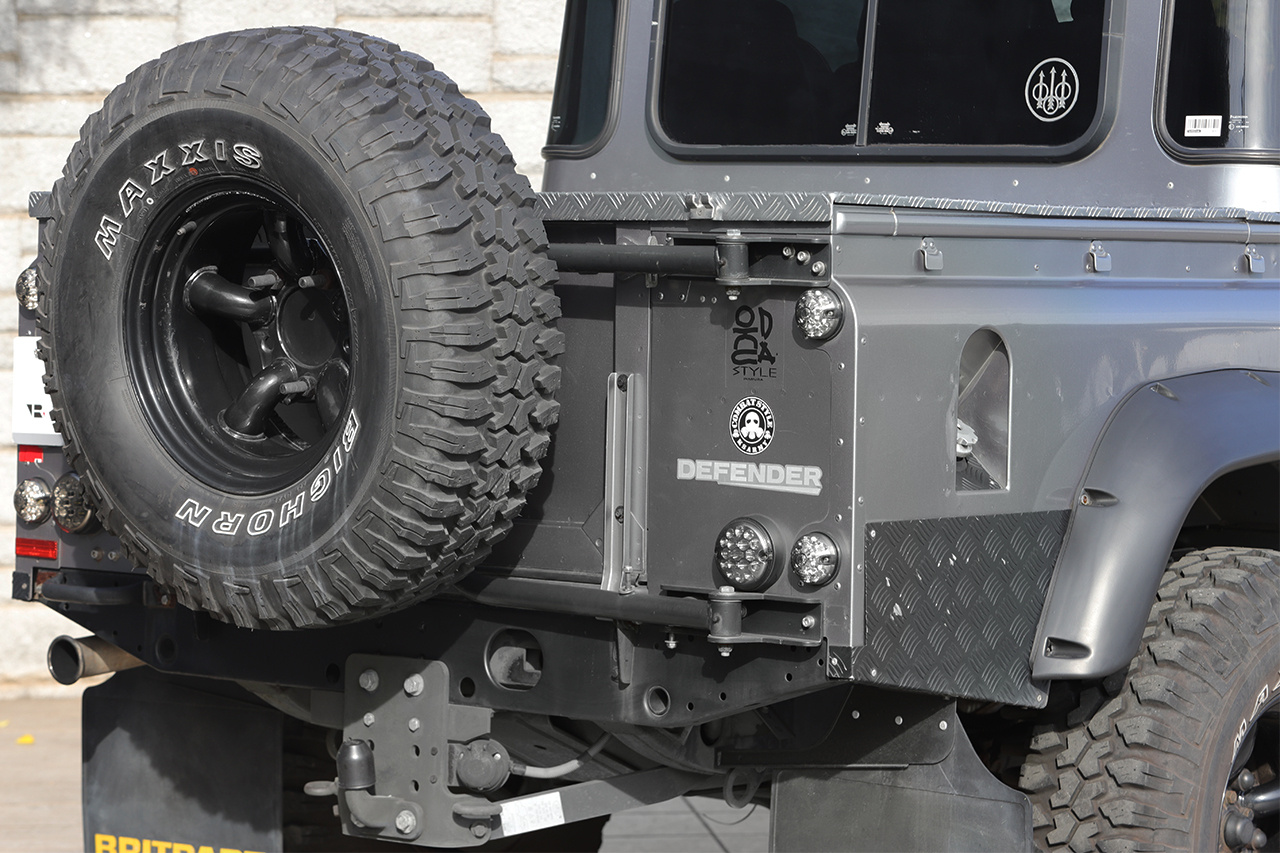 2011 Land Rover DEFENDER null