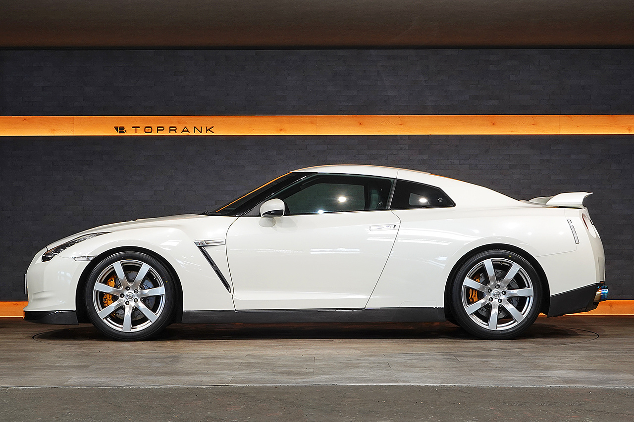 2008 Nissan GT-R R35 GT-R, HKS Intake Piping Kit, SQV Blowoff Valve, Boost Controller, Greddy Power Extreme R