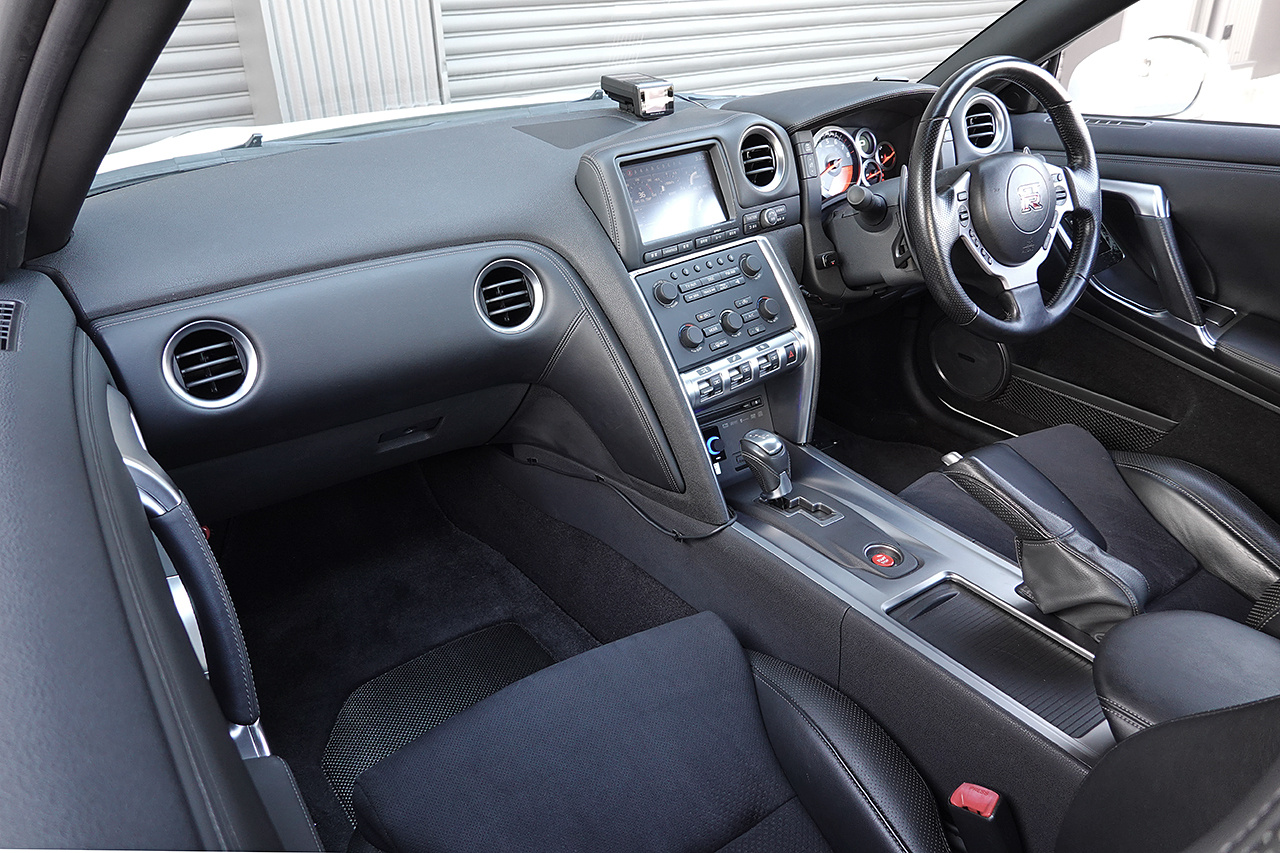 2008 Nissan GT-R R35 GT-R, HKS Intake Piping Kit, SQV Blowoff Valve, Boost Controller, Greddy Power Extreme R
