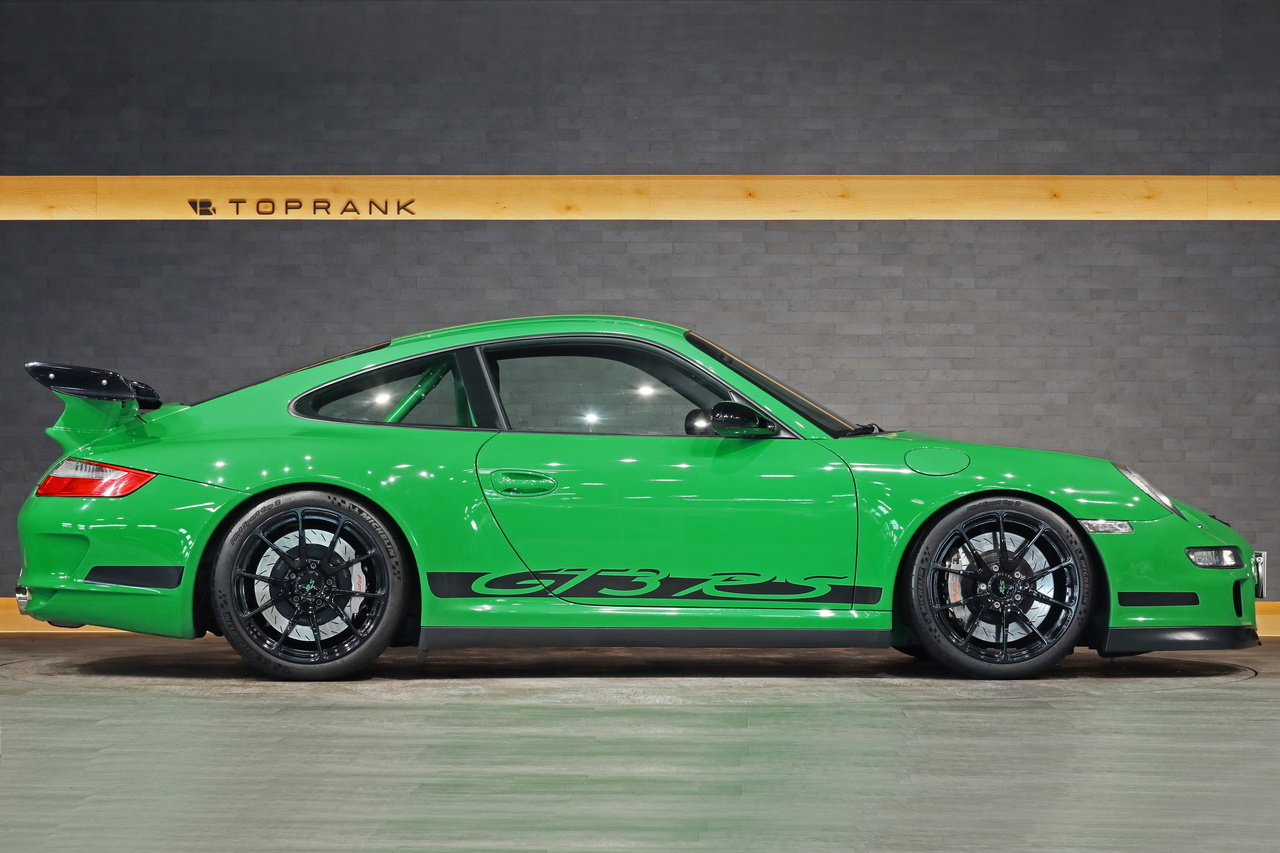 2007 Porsche 911 911 GT3RS (Type  997.1) Sports Chrono Pkg. Club Sports Pkg. Akrapovic Slip On Muffler, PFC Breaks