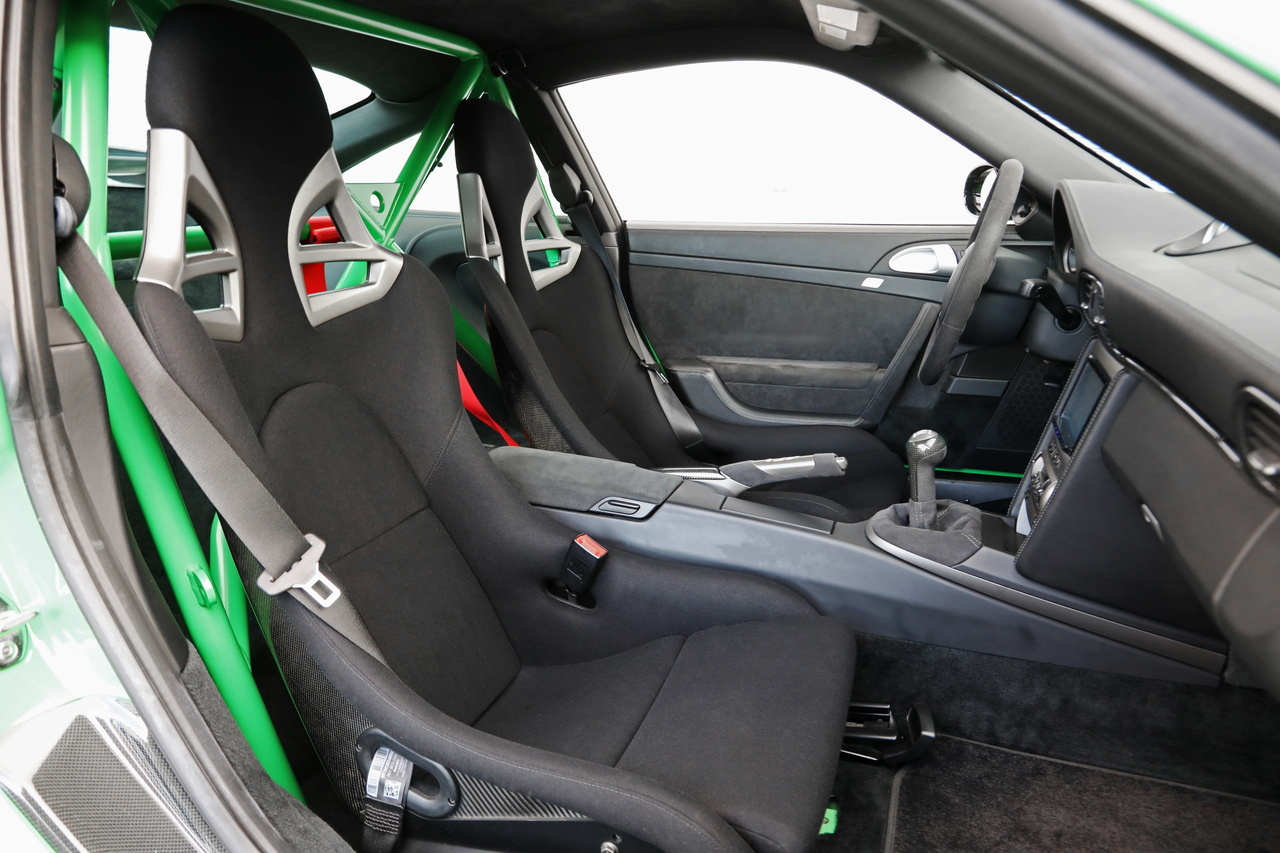 2007 Porsche 911 911 GT3RS (Type  997.1) Sports Chrono Pkg. Club Sports Pkg. Akrapovic Slip On Muffler, PFC Breaks