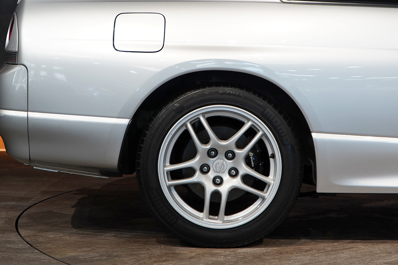 1995 Nissan SKYLINE GT-R BCNR33 R33 Skyline GT-R, KL0 Spark Silver Metalic, Momo Steering