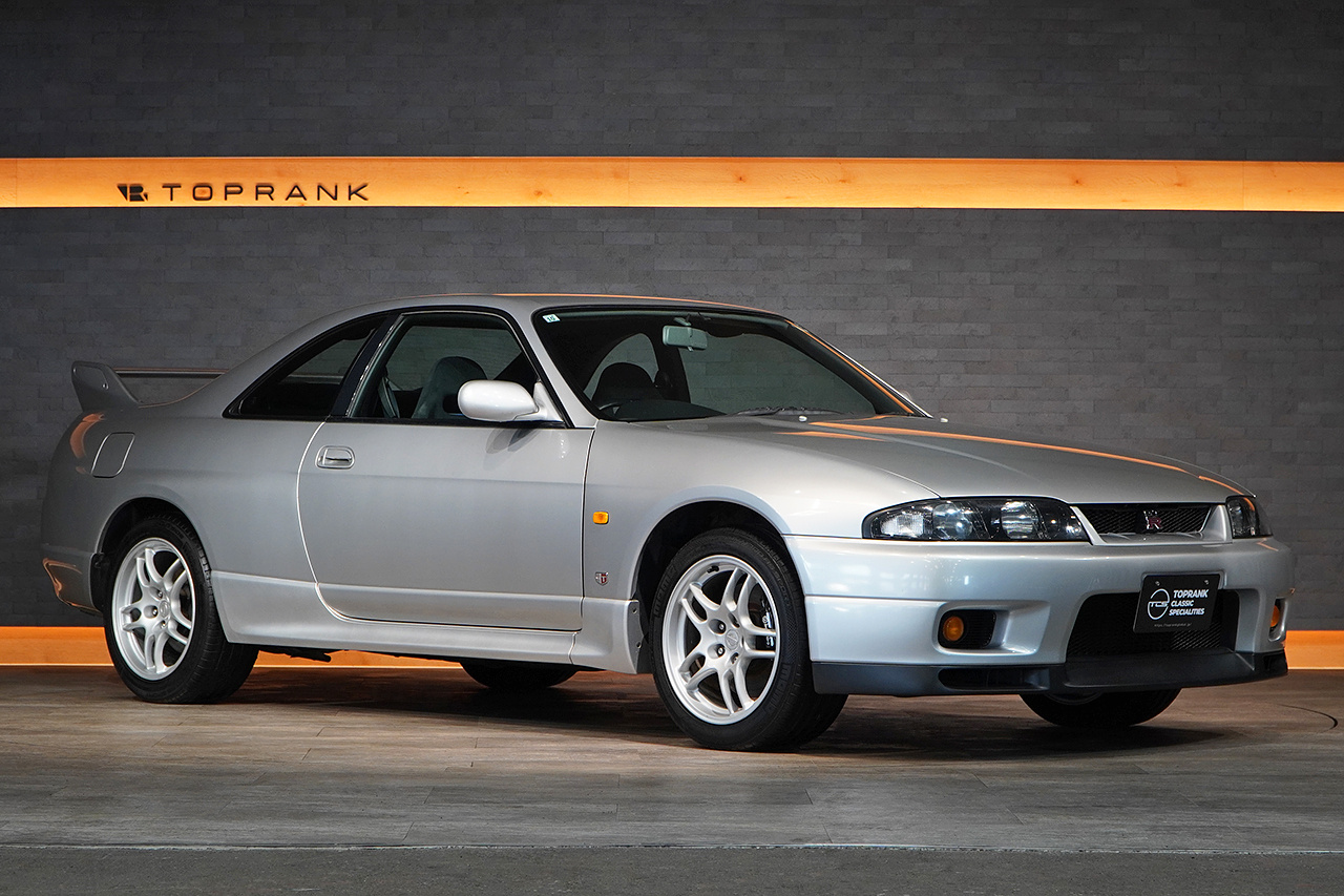 1995 Nissan SKYLINE GT-R BCNR33 R33 Skyline GT-R, KL0 Spark Silver Metalic, Momo Steering