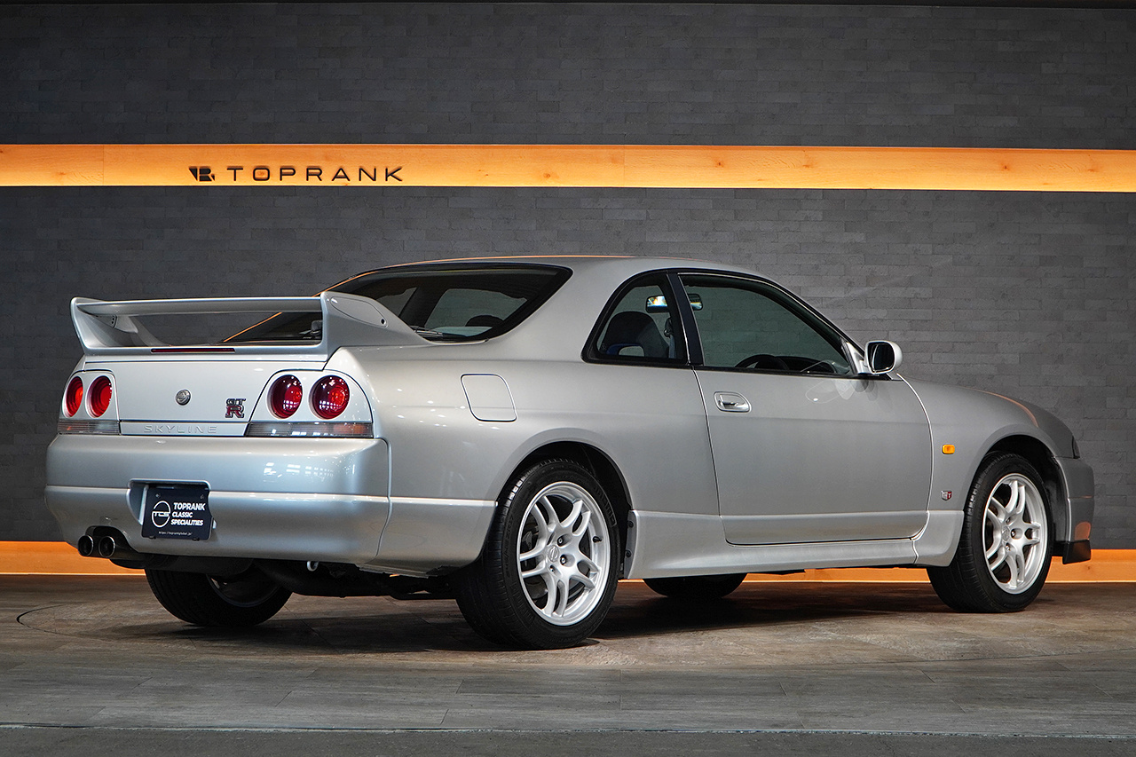 1995 Nissan SKYLINE GT-R BCNR33 R33 Skyline GT-R, KL0 Spark Silver Metalic, Momo Steering
