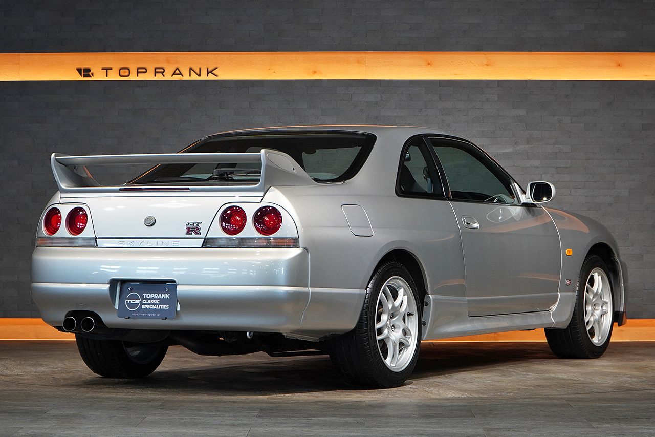 1995 Nissan SKYLINE GT-R BCNR33 R33 Skyline GT-R, KL0 Spark Silver Metalic, Momo Steering