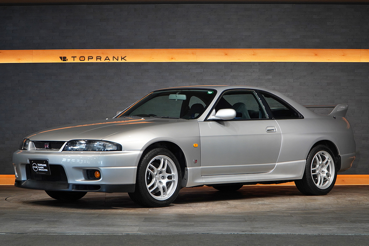 1995 Nissan SKYLINE GT-R BCNR33 R33 Skyline GT-R, KL0 Spark Silver Metalic, Momo Steering