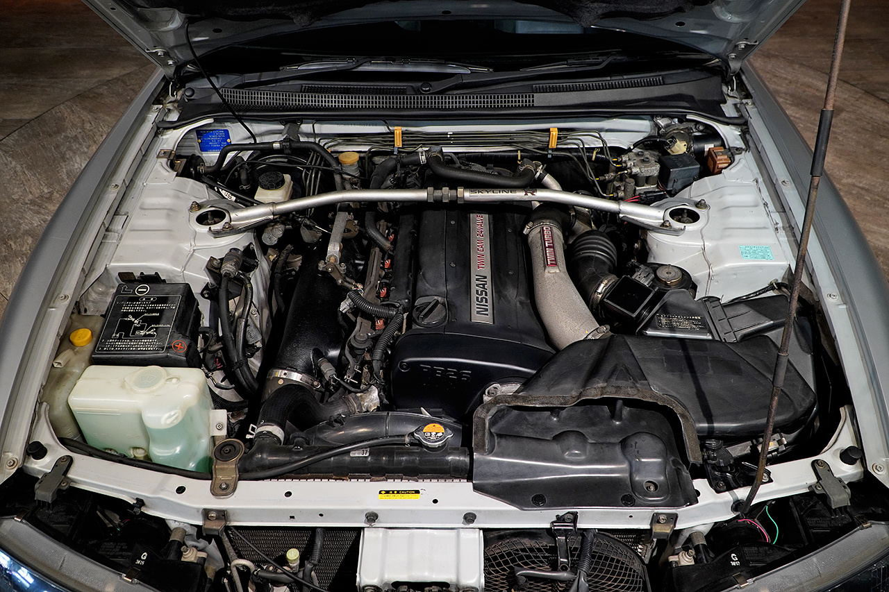 1995 Nissan SKYLINE GT-R BCNR33 R33 Skyline GT-R, KL0 Spark Silver Metalic, Momo Steering