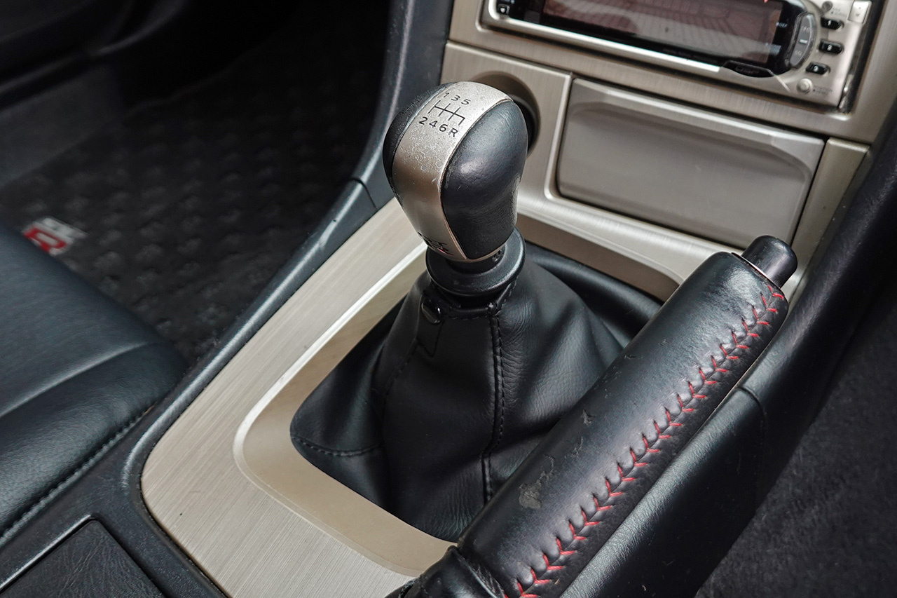 1999 Nissan SKYLINE GT-R BNR34 R34 Skyline GT-R V-SPEC, ONE Owner , Brand New Nismo Seat Covers