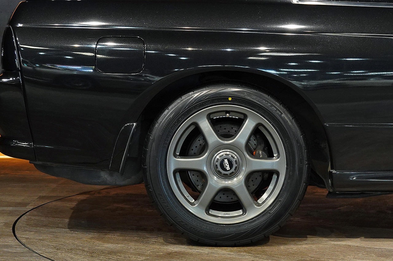 1992 Nissan SKYLINE GT-R BNR32 R32 Skyline GT-R,  ONE OWNER, Black Pearl Metallic, NISMO Muffler, R-6 Wheels, Quick Shifter