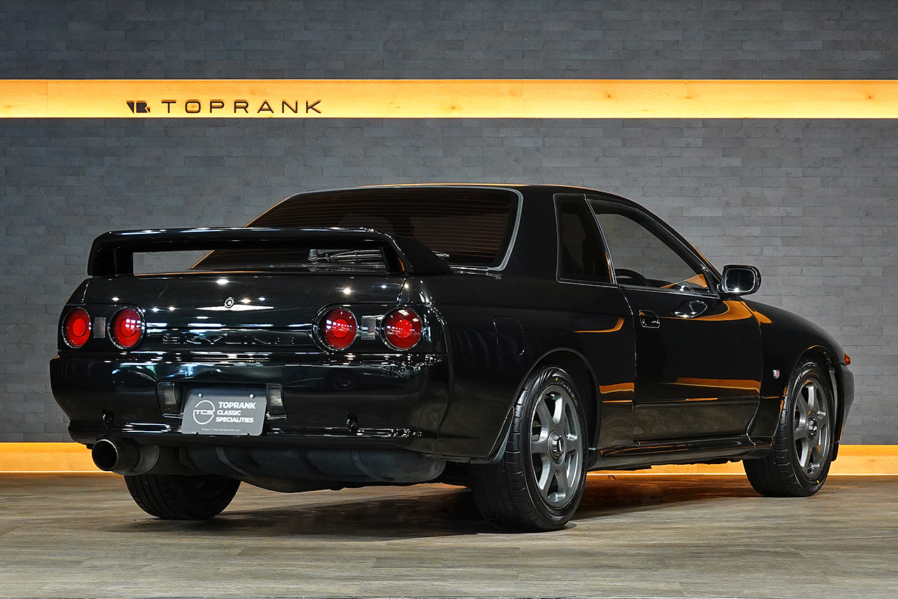 1992 Nissan SKYLINE GT-R BNR32 R32 Skyline GT-R,  ONE OWNER, Black Pearl Metallic, NISMO Muffler, R-6 Wheels, Quick Shifter