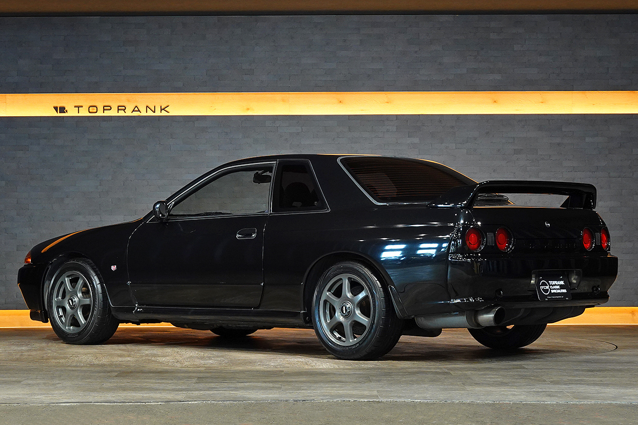 1992 Nissan SKYLINE GT-R BNR32 R32 Skyline GT-R,  ONE OWNER, Black Pearl Metallic, NISMO Muffler, R-6 Wheels, Quick Shifter