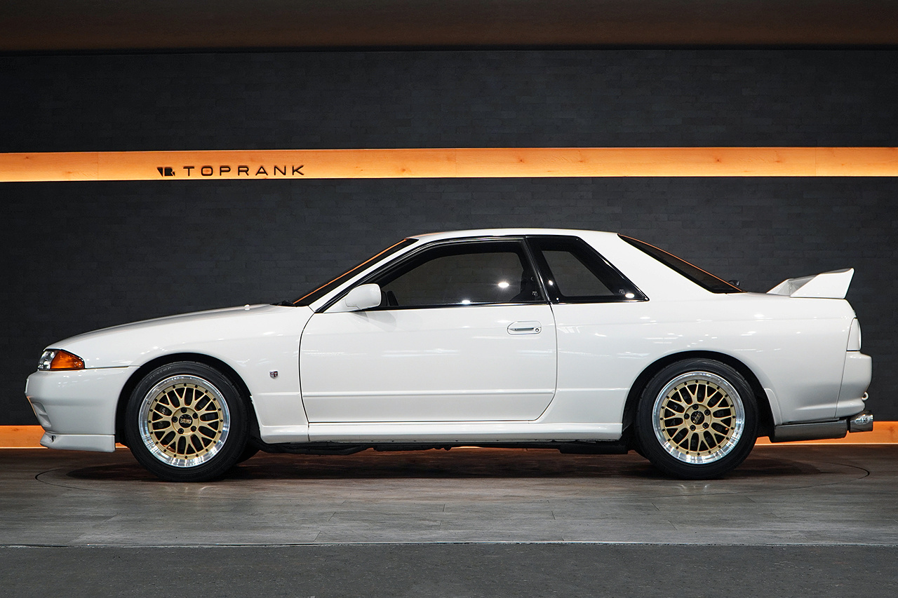 1993 Nissan SKYLINE GT-R BNR32 Skyline GT-R, BBS LM 17Ich Wheels, Recaro SR-2 Emotion R Seats, TEIN Coilovers