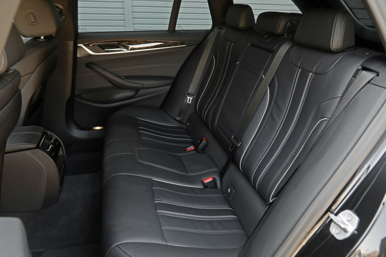 2021 BMW 5 SERIES null