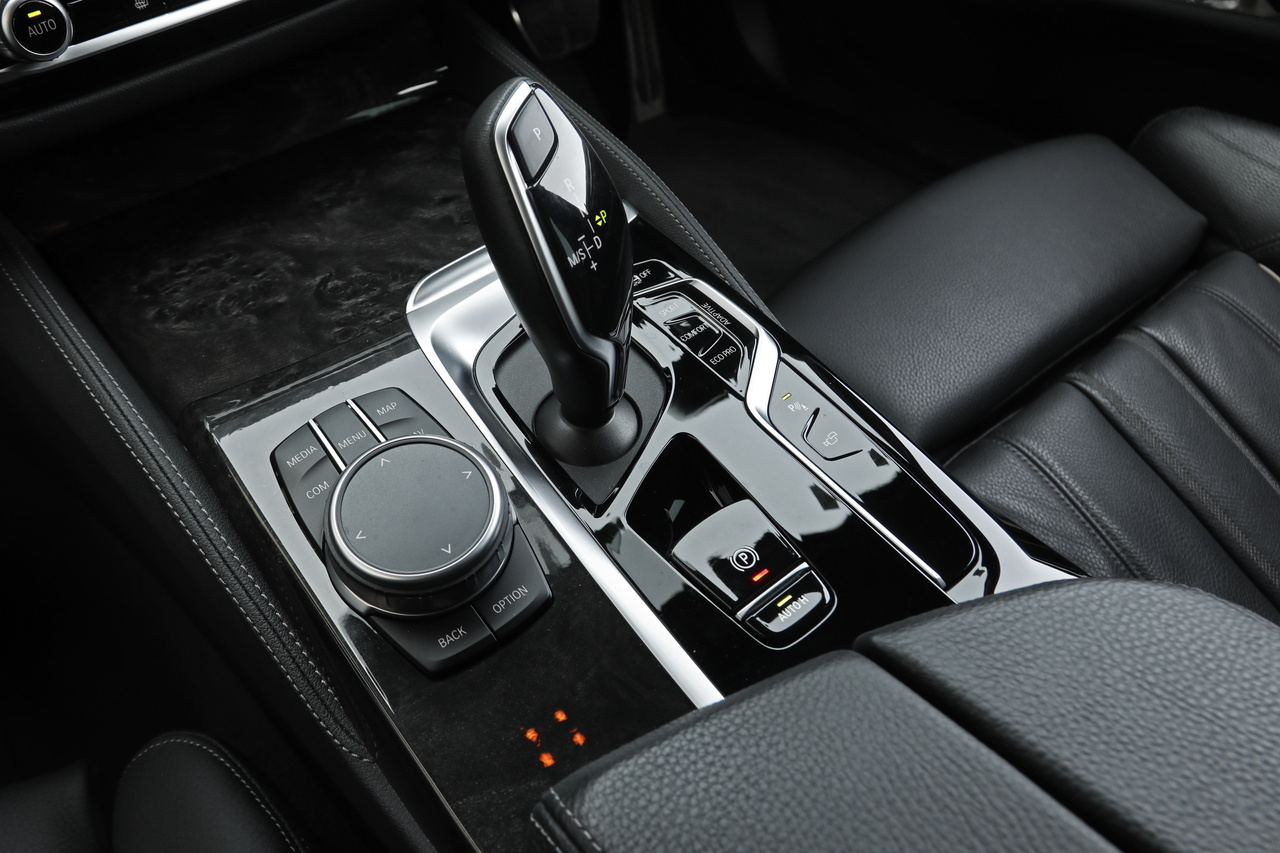 2021 BMW 5 SERIES null