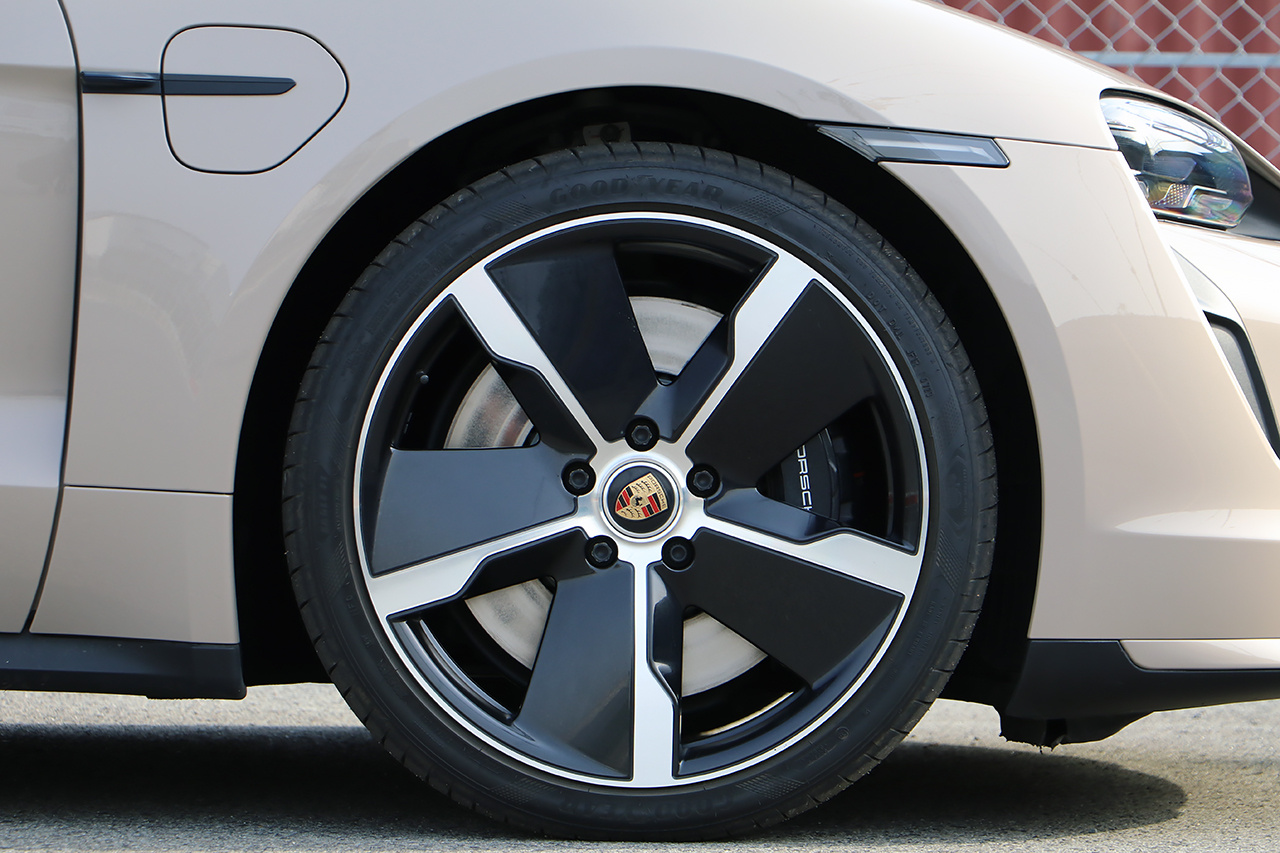 2020 Porsche Taycan null