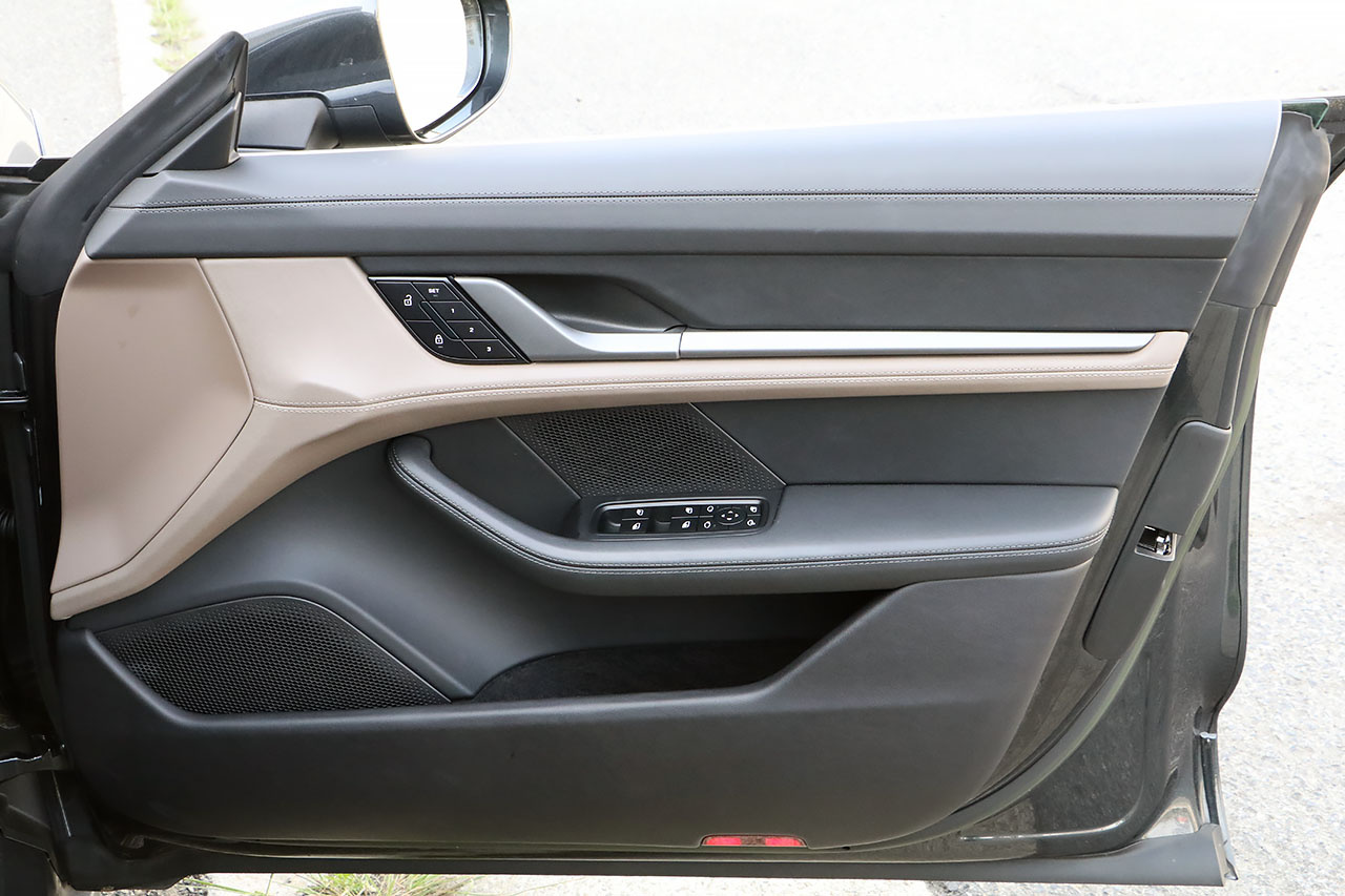 2023 Porsche Taycan null