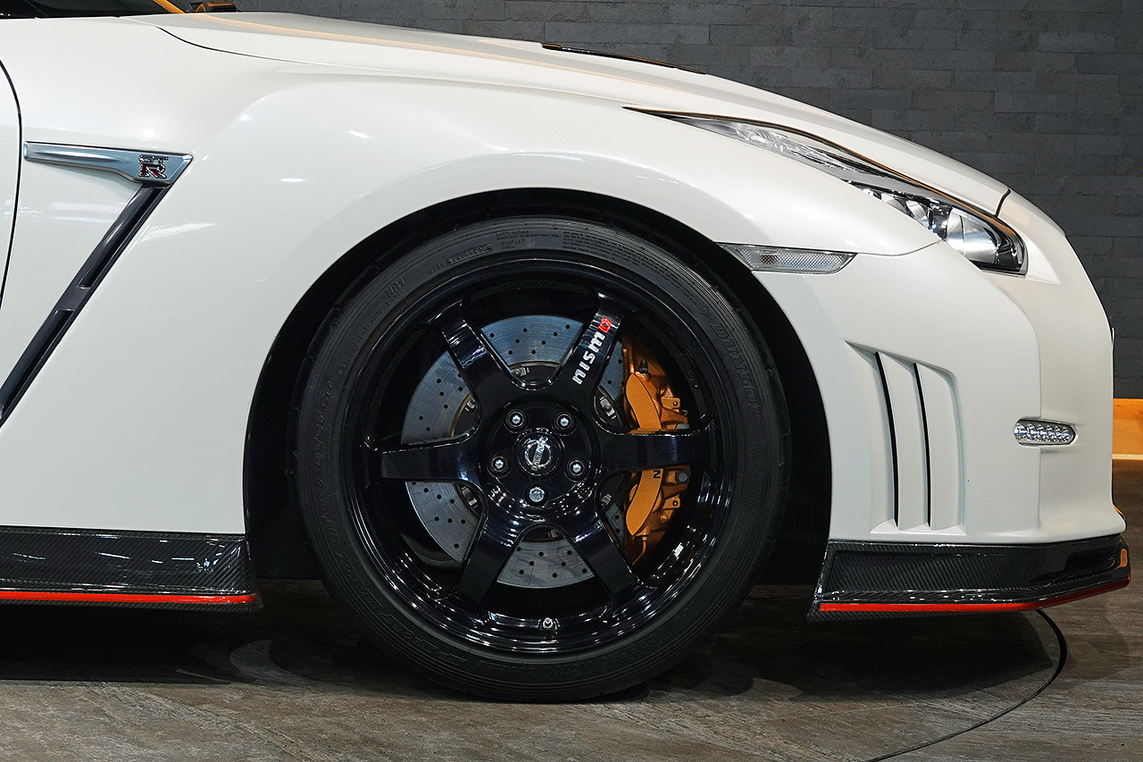 2015 Nissan GT-R R35 GT-R NISMO, MY15, Optional Titanium Muffler, Factory Carbon Fiber Recaro Seats