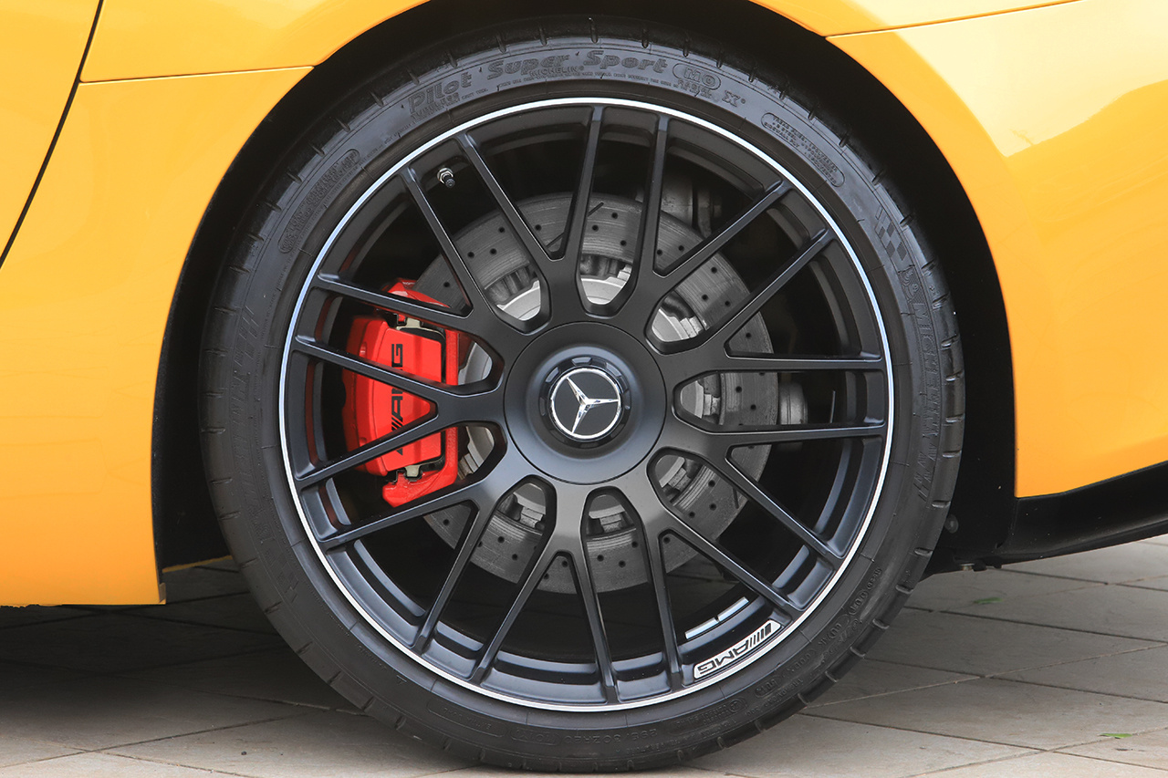 2015 Mercedes-AMG GT 