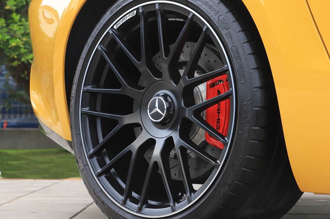 2015 Mercedes-AMG GT 