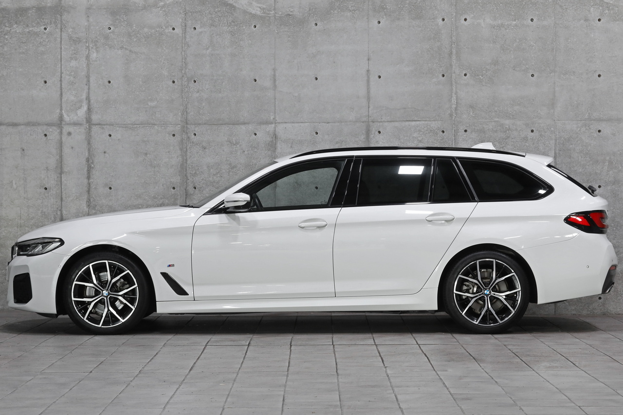 2021 BMW 5 SERIES null
