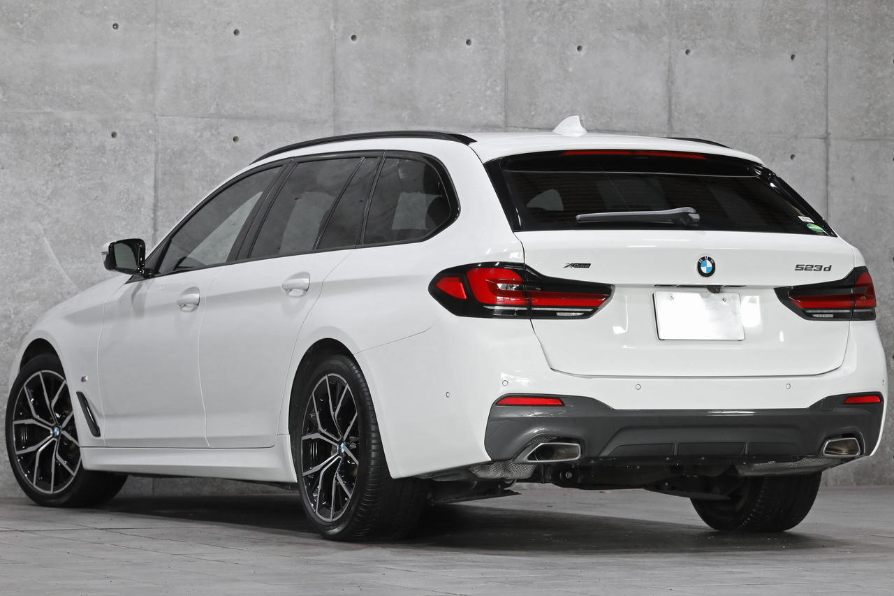 2021 BMW 5 SERIES null