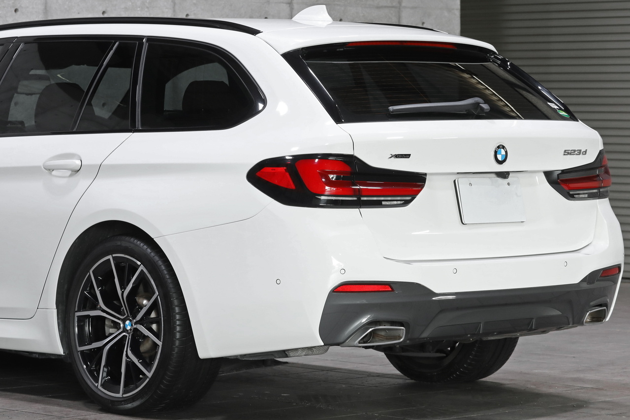 2021 BMW 5 SERIES null