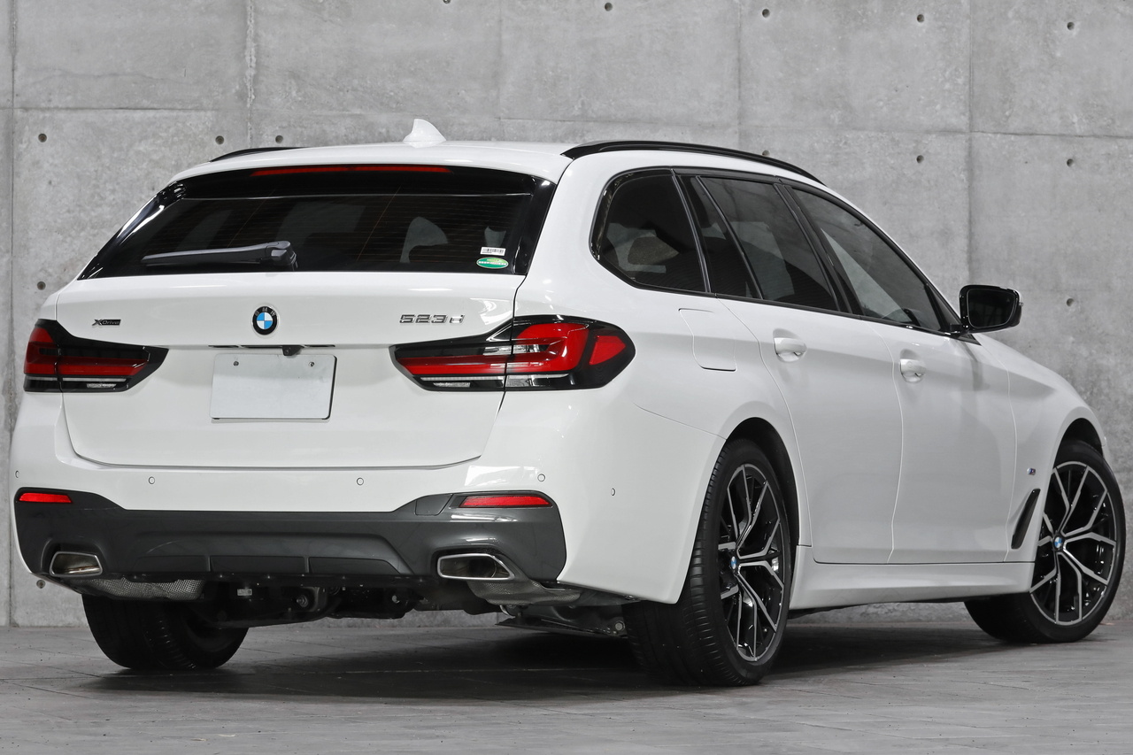 2021 BMW 5 SERIES null