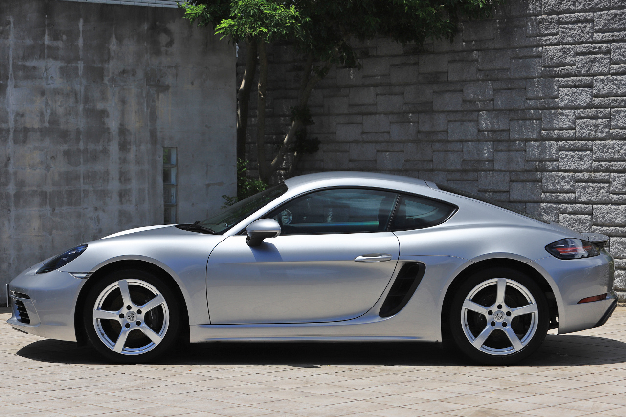 2018 Porsche 718 CAYMAN 