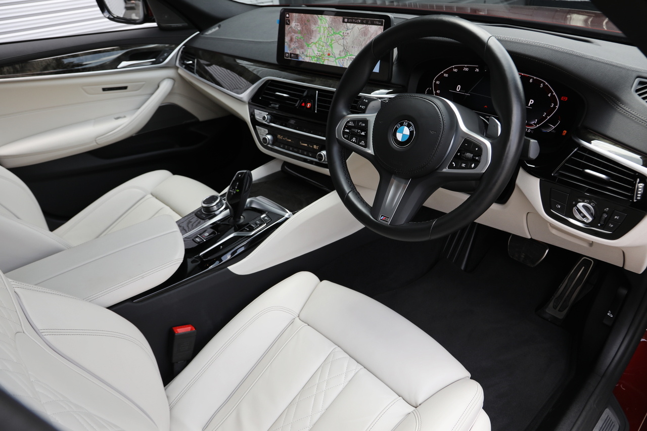 2022 BMW 5 SERIES null
