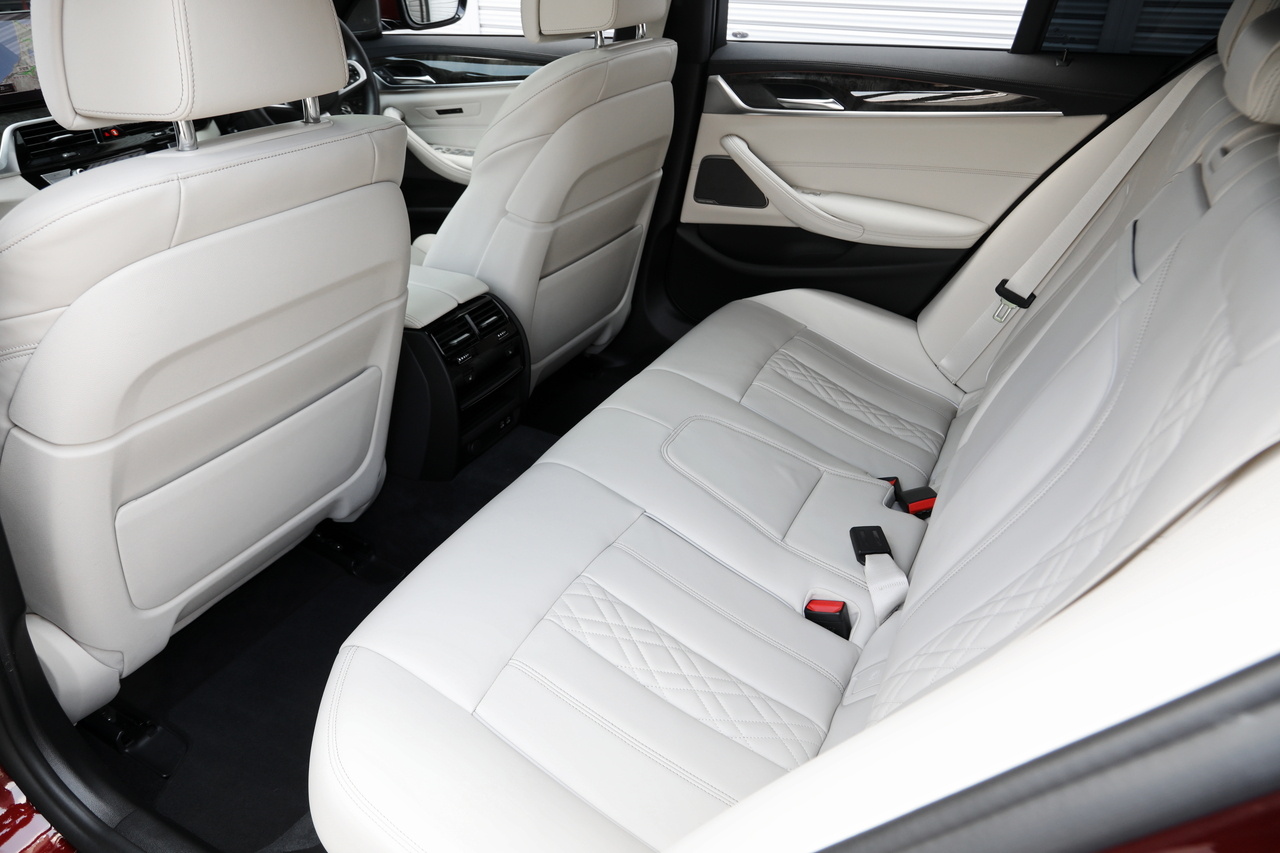 2022 BMW 5 SERIES null
