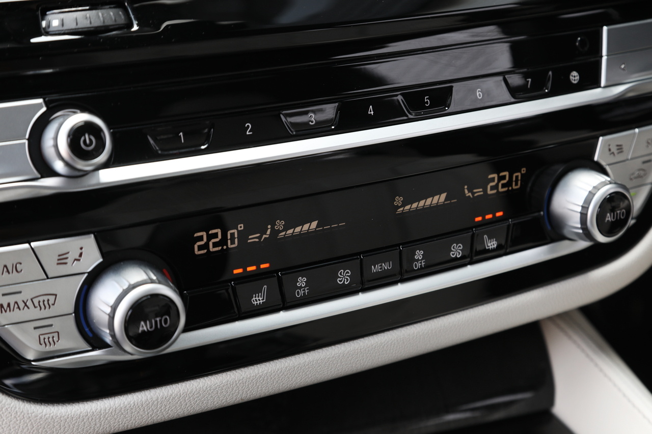 2022 BMW 5 SERIES null